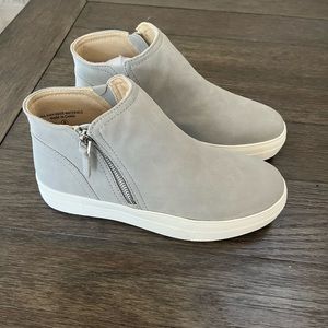 Women’s Soda Grey Suede Fashion Sneakers